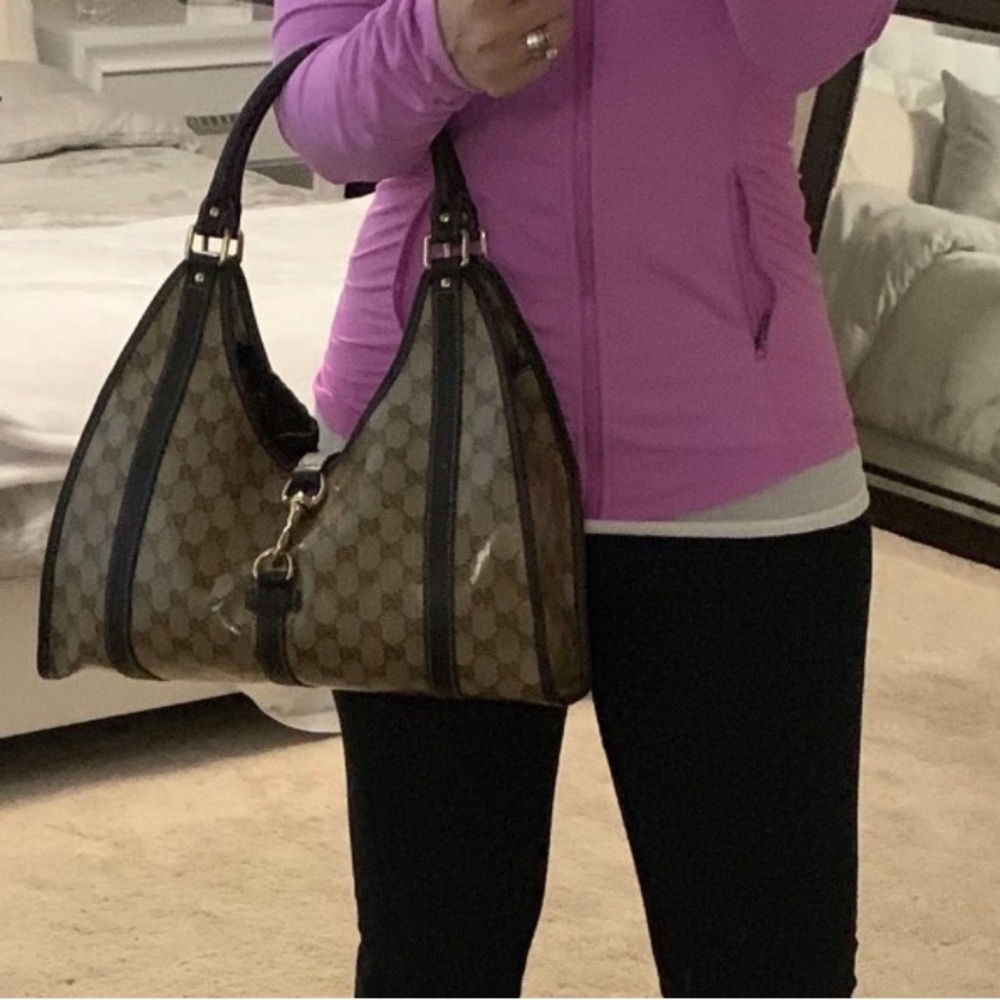 Gucci Medium Horsebit Hobo Bag in GG Crystal Monogram Canvas 😍 - Picture 11 of 13